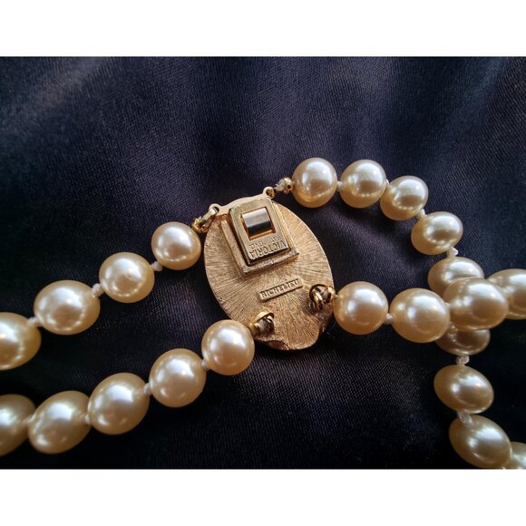 Rare Find Vintage RICHELIEU Signed Faux Pearls Cameo Bracelet Victorian Style - Picture 4 of 4